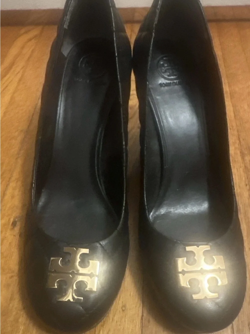 Tory Burch Black Leather Logo Pumps Size 10 Good Condition